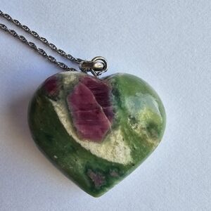 Heart Shape Ruby Zoisite Bi-Color Gemstone Vintage Silver Pendant chain